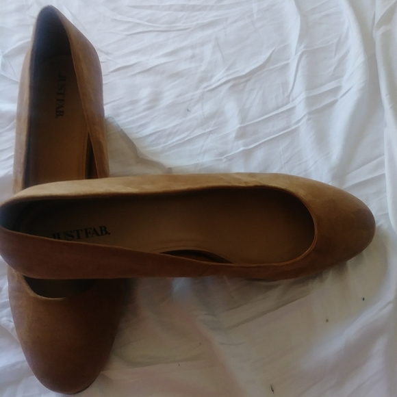 Shoes - Picture 4 of 4